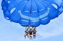 Parasailing in Waikiki Hawaii 