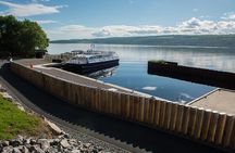 Loch Ness 1-Hour Cruise with Urquhart Castle Views