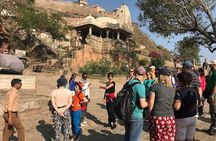Day Trip from Udaipur to Kumbhalgarh Fort and Ranakpur