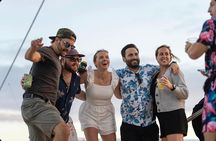 Honolulu Sunset Sail from Kewalo Harbor Including Drinks