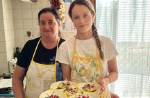 Pizza e Tiramisù class with local mum in Positano