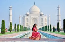 Private Day Trip to Taj Mahal by Car From Delhi