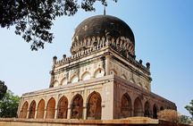 Half Day Tour in Golconda Fort and Qutub Shahi Tombs