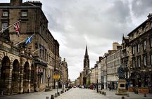 Castles & Cobblestones: Private Full Day Edinburgh Walking Tour