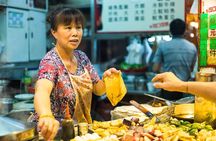 Explore Hong Kong: Aberdeen + Public Housing Estate Group Tour