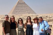 Private Tour to The Pyramids Egyptian Museum & Bazaar from Cairo