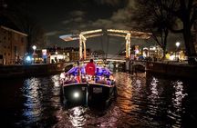 Amsterdam Canal Cruise With Live Guide and Unlimited Drinks 