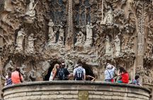 Combo: Skip the Line Sagrada Familia & Park Guell Guided Tour