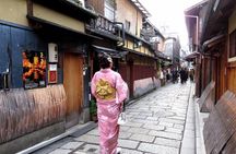 2 Hour Night Walking Tour Throughout Gion in a Small Group