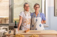 Private Romagna cooking lesson at the table in Rimini