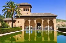 Guided tour to Alhambra with Generalife, Alcazaba and Carlos V
