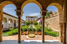 Alhambra: tour with Nasrid Palaces. Admission not included