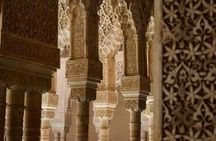 Alhambra: tour with Nasrid Palaces. Admission not included