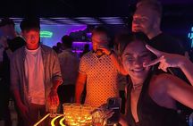 Bangkok: Premium Guided Nightlife Tour & VIP Club Crawl