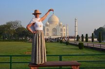 2-Day Luxury Taj Mahal Tour from Mumbai with Flights and Hotel