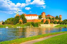 Fast Track Wawel Castle and Old Town Tour with Transfers