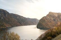 Private tour - Månafossen waterfall and Frafjord scenery