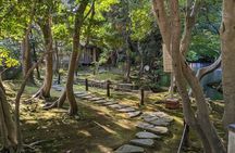Day Tour from Kanazawa: Gold Leaf, Japanese Sweets and Ninja Star