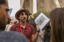 Barcelona: Sagrada Familia Semi-Private Guided Tour
