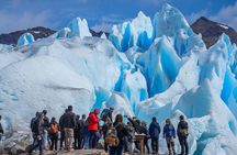 Blue Safari Experience: Hiking and Navigation on Glaciers