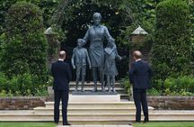 VIP Kensington Palace Gardens Tour & Royal Tea Crown Experience