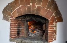 Learn how to make pizza and Tiramisù Cooking Class in Siena 