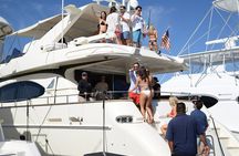 Dubai Sky Walker Sharing Yacht Tour with Live BBQ and Drinks