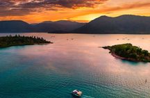 Airlie Beach Glass bottom boat Scenic Sunset Tour