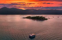 Airlie Beach Glass bottom boat Scenic Sunset Tour