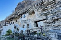 Full-Day Hiking Trip to Tipova Cave Monastery and Lalova Village