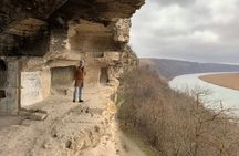 Full-Day Hiking Trip to Tipova Cave Monastery and Lalova Village