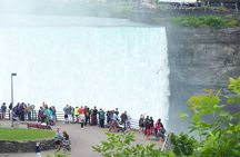 Niagara Falls: Ultimate US & Canadian Side Tour