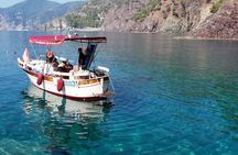 Afternoon Boat Tour to Cinque Terre with brunch on board
