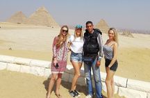 Private VIP Tour to Giza Pyramids Sphinx And the Egyptian Museum 