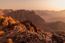 St. Catherine & Moses Mountain Sunrise Bus Tour with Breakfast