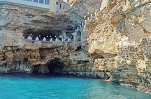 From Bari: Visit Polignano a Mare with street food tour