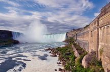 Niagara Falls Day Tour from Toronto with Boat Cruise and Lunch