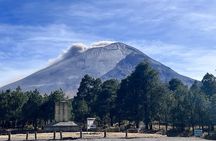 Private Hike next to volcano at 14800 ft. from Mexico city