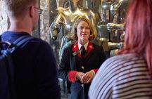 Tower of London Guided Tour with Beefeater Meet & Crown Jewels