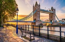 Skip-the-line Tower Bridge and Tower of London Private Tour