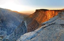 Private Explore Oman Grand Canyon, Jebel Shams and Nizwa