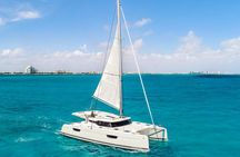 Private Luxury Catamaran Cancun to Isla Mujeres | For up to 30 pp
