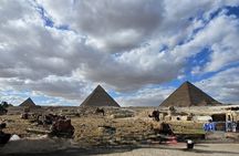 All-Inclusive History Lovers Giza pyramids, Saqqara,camel & lunch