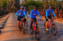 Full Day Guided Bike Tour in Angkor Wat and Siem Reap