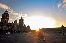 Private Street Food & Mural Art Tour in Mexico City