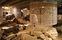 Archeological Crypt Visit with an Archeologist and River Cruise