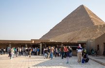 Private Day Tour Pyramids of Giza, Egyptian Museum and Bazaars