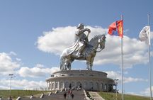 Chinggis Khaan Statue Complex and Sain Nomun Monastery Tour 