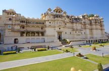 Udaipur to Jaipur Private Day Trip with Pushkar Stop