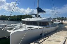 Private Luxury Catamaran Tour to Stingray City and Snorkel 